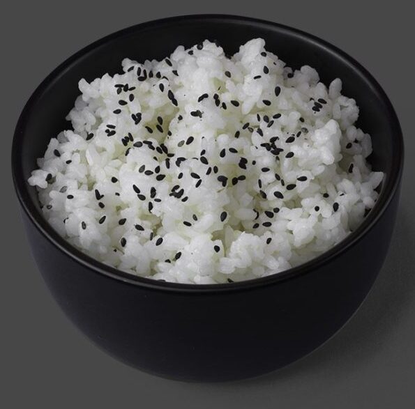 Riz vinaigré et sésame grillé